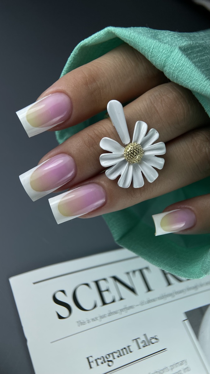 Нежный маникюр - работа LYU-NAILS